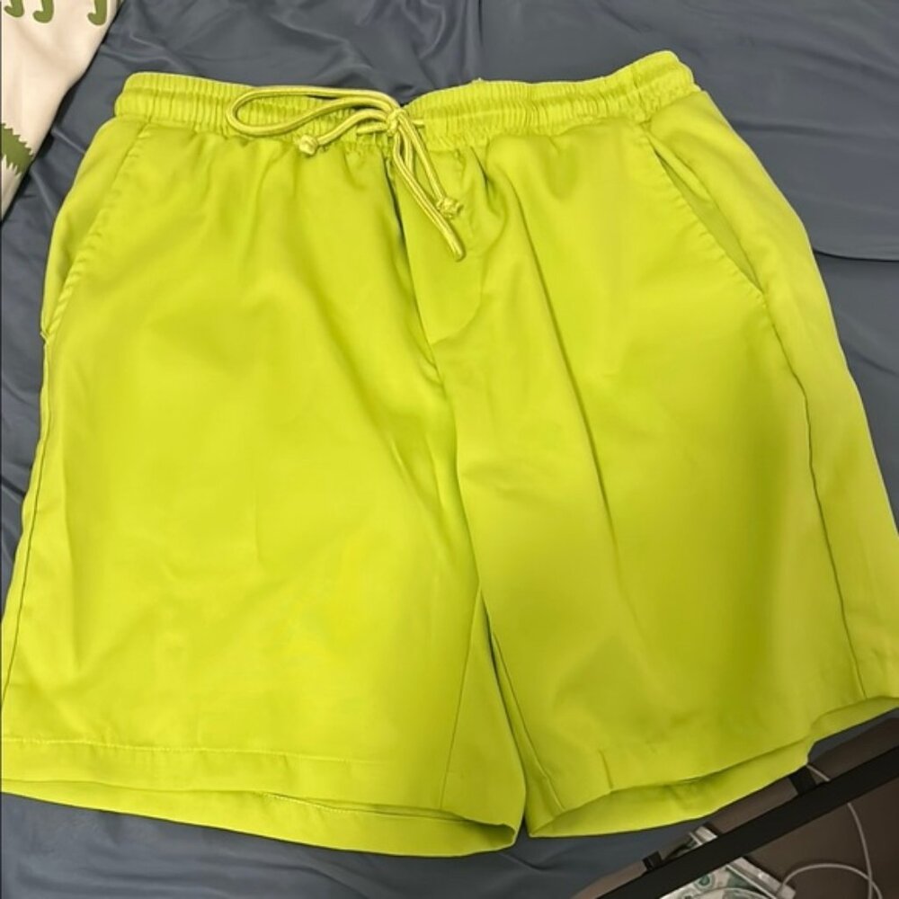 SHEIN Green Athletic Shorts with Elastic Waistband
